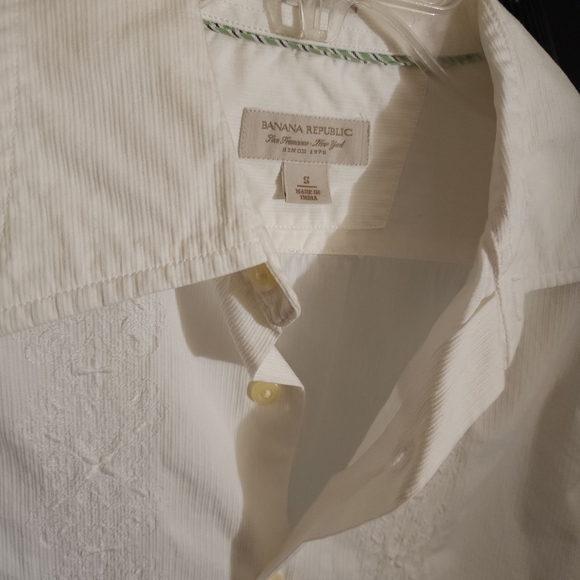 Banana Republic Men's embroidered button shirt off-white small - Picture 1 of 9